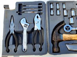 lot 128 image: Roadside Emergency Tool Kit