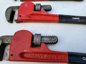 lot 43 image: (5) Assorted Sizes of Craftsman Pipe Wrenches