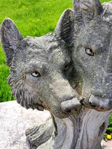 lot 164 image: Composite Two Wolf Head Statue Yard Decor