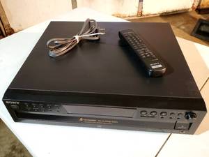 lot 63 image: Sony 5 CD Changer