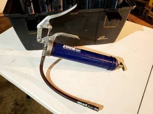 lot 92 image: Grease Gun With (16) New Grease Tubes Lot