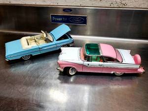 lot 188 image: (2) Die Cast Cars