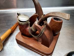 lot 184 image: Vintage Tobacco Pipes