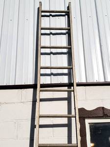 lot 247 image: 12ft Aluminum Ladder