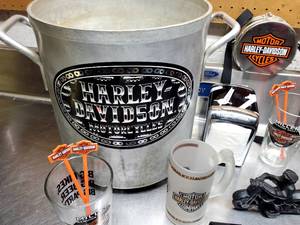lot 222 image: Assorted Harley Davidson Collectibles Lot