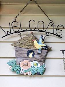 lot 281 image: Outdoor Wall Decor Lot