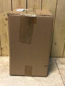 lot 34 image: 19.5 in. White and Rose Gold Stick Lamp with USB Charging Port by LimeLights Customer Returns See Pictures