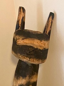 lot 59 image: Wooden Folk Art Cat Figurine