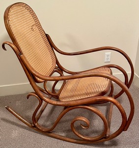 lot 185 image: Vintage Rocking Chair