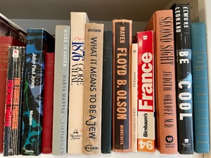 lot 202 image: Books Large Lot of a Variety of Books