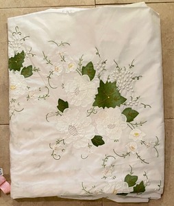 lot 265 image: 6 Terrific Tablecloths
