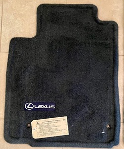 lot 262 image: Lexus Floor Mats