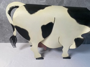 lot 115 image: Whimsical Metal Articulated Cow Figurine