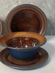 lot 121 image: Beautiful Pottery Bowls and Under Plates