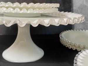 lot 124 image: Vintage Milk Glass Silver Crest Pedestal Cake Plate & 12 Desert Plates
