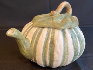 lot 129 image: Decorative Vegetable Garden Teapot