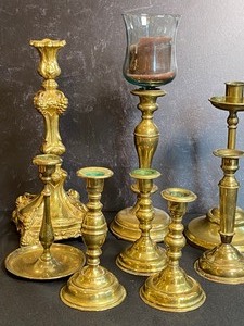 lot 171 image: Lovely Collection of Brass Candlestick Holders