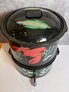lot 377 image: Lobster Pot with Clam Juice Spigot