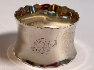 lot 380 image: Antique Napkin Ring