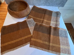 lot 339 image: 12 Linen Placemats and Wooden Bowl