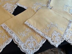 lot 334 image: 12 Decorative Linen Napkins