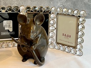 lot 341 image: Fun Home Decor Items