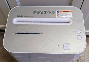 lot 278 image: Royal 10 Sheet Shredder