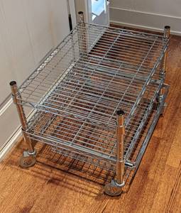 lot 281 image: Small Metal Rolling Storage Rack