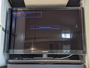 lot 283 image: Samsung 40 TV
