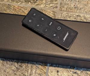 lot 285 image: Bose Sound Bar