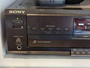 lot 286 image: Sony DVDCD Player DVP-C650D