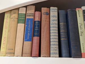 lot 301 image: Large Variety of Vintage Books