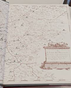 lot 303 image: Le Chateaux De LLyle De France