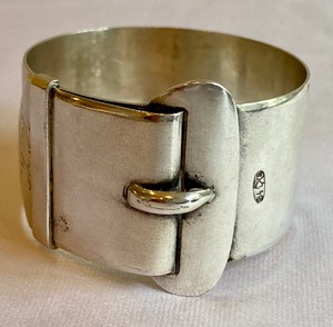 lot 398 image: Unique Antique Buckle Shaped Napkin Ring