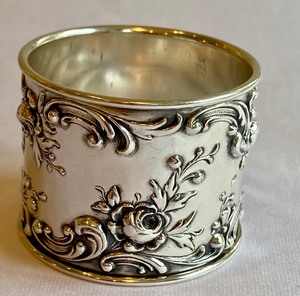 lot 394 image: Beautiful Floral Designed Sterling Napkin Ring