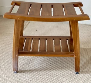 lot 384 image: Nice Curved Wooden Bench