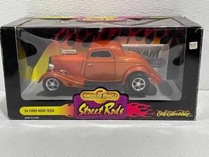 ERTL 34 Ford High Tech