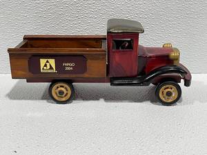 Wood Model Truck 2004