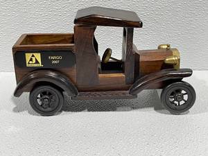 Wood Model Truck 2007