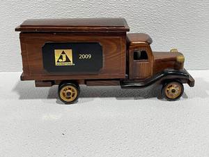 Wood Model Truck 2009