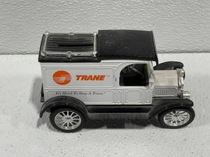 ERTL 1913 Ford Model T Van Trane Coin Bank