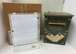 Acrylic Display case (Good For HotWheels and Vintage Letter Box