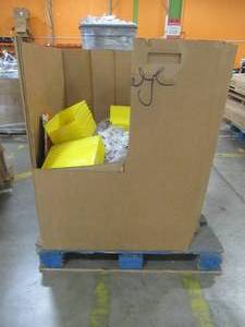 WHOLESALE MIXED PALLET OF MISCELLANEOUS CABINET AND VANITY DOORDRAWER PULLS AND MORE
