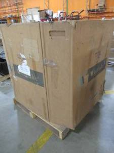 WHOLESALE MIXED PALLET OF MISCELLANEOUS CABINET AND VANITY DOORDRAWER PULLS, HINGES AND MORE