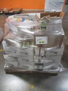 LARGE WHOLESALE PALLET (Approximately 1520 Pieces) Of Retail Shelf Pulls - Miscellaneous Wall Tile