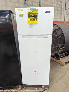 Magic Chef 7.4 cu. ft. 2-Door Mini Fridge in White (Scratch & dent)