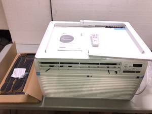 LG Electronics 11,800 BTU 115-Volt Through-the-Wall Air Conditioner LT1216CER Cools 550 Sq. Ft. with ENERGY STAR and Remote - good condition - review all pictures