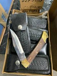 lot 27 image: 5 FOLD UP KNIFE WITH LEATHER CASE