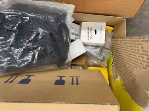 lot 44 image: ASSORTED VEHICLE PARTS