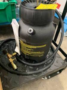 lot 53 image: BRAKE BLEEDER TANK